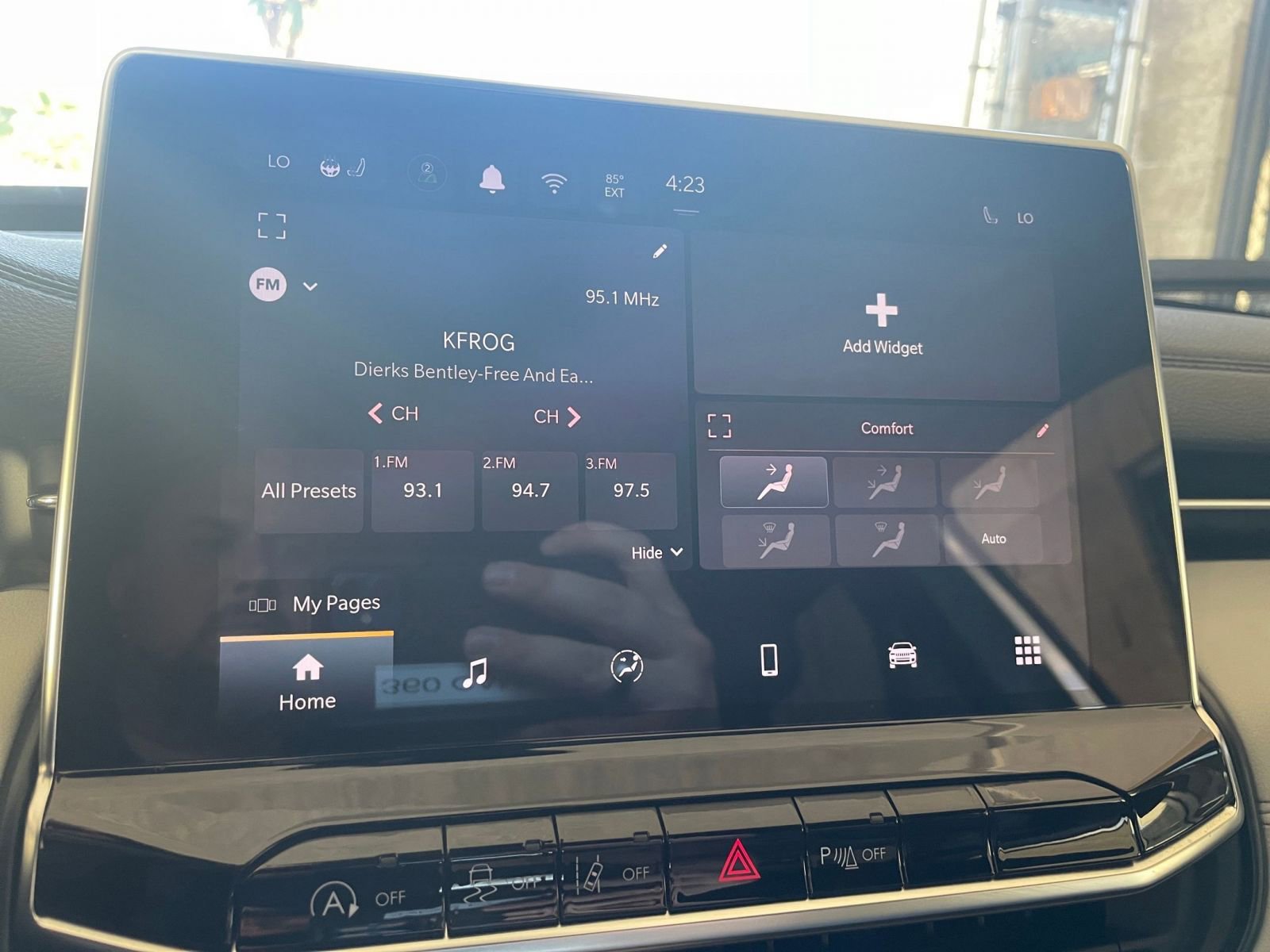 Used 2025 Jeep Compass Limited image 21