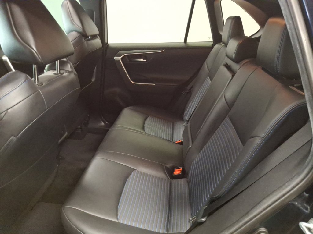 Used 2019 Toyota RAV4 XSE w/ XSE Weather Package AWD/4WD image 13