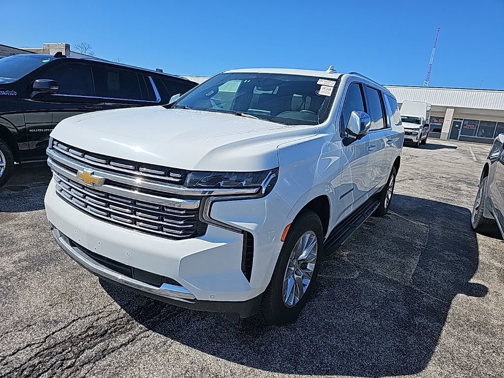 Used 2023 Chevrolet Suburban Premier image 3