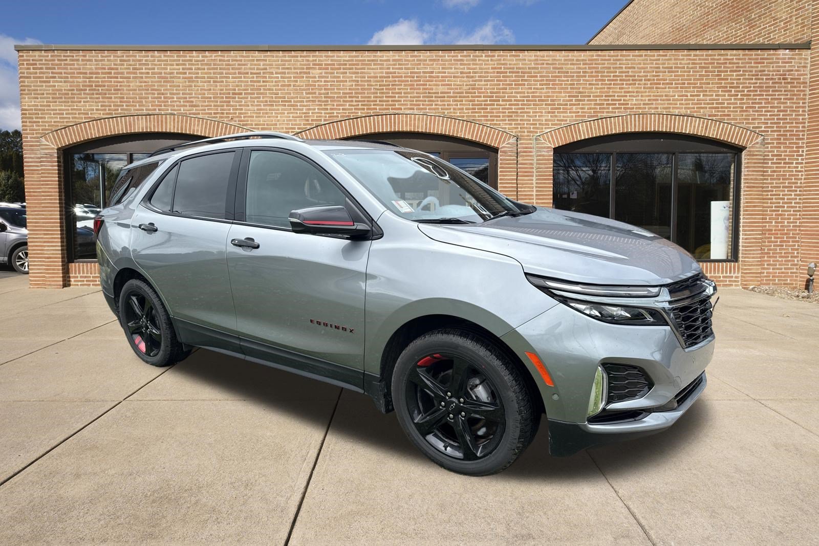 Used 2023 Chevrolet Equinox Premier AWD/4WD image 1