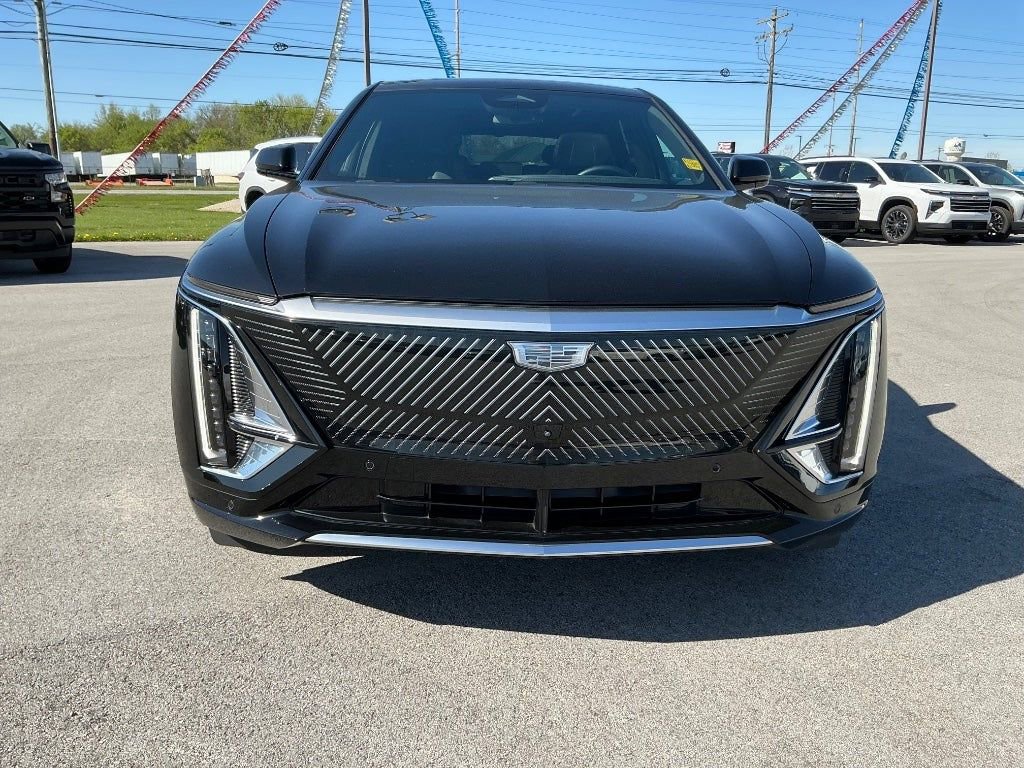 Used 2024 Cadillac Lyriq Luxury image 7