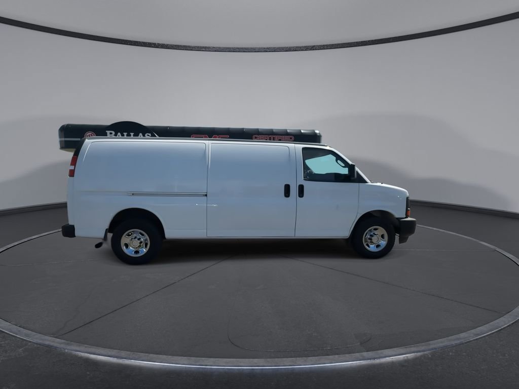 Used 2017 Chevrolet Express 3500 Extended RWD image 9