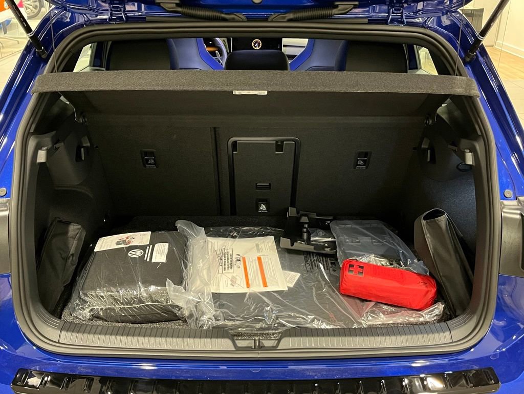 New 2025 Volkswagen Golf R Black Edition image 32