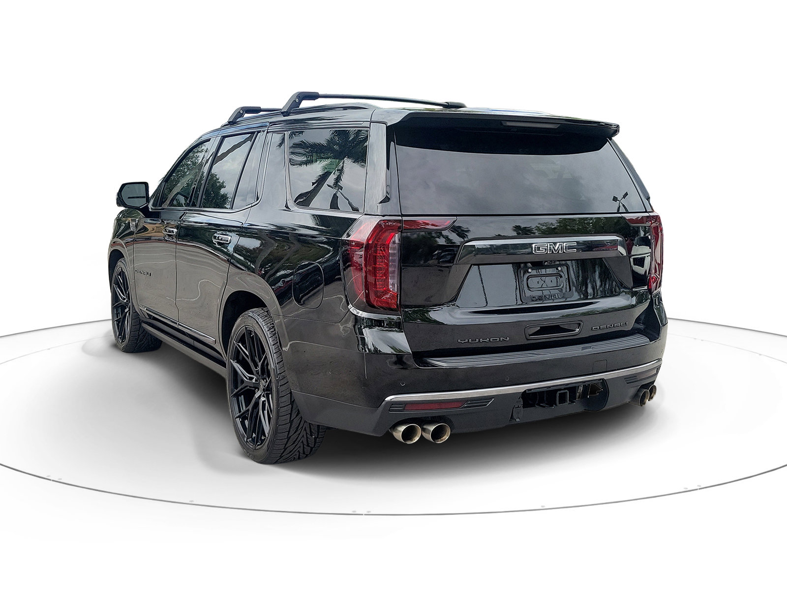 Used 2024 GMC Yukon Denali Ultimate AWD/4WD image 3