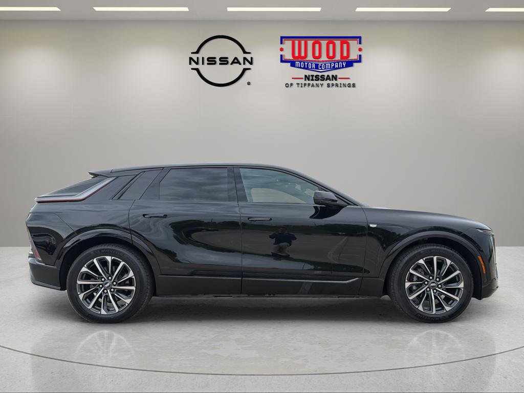 Used 2025 Cadillac Lyriq Sport AWD/4WD image 2