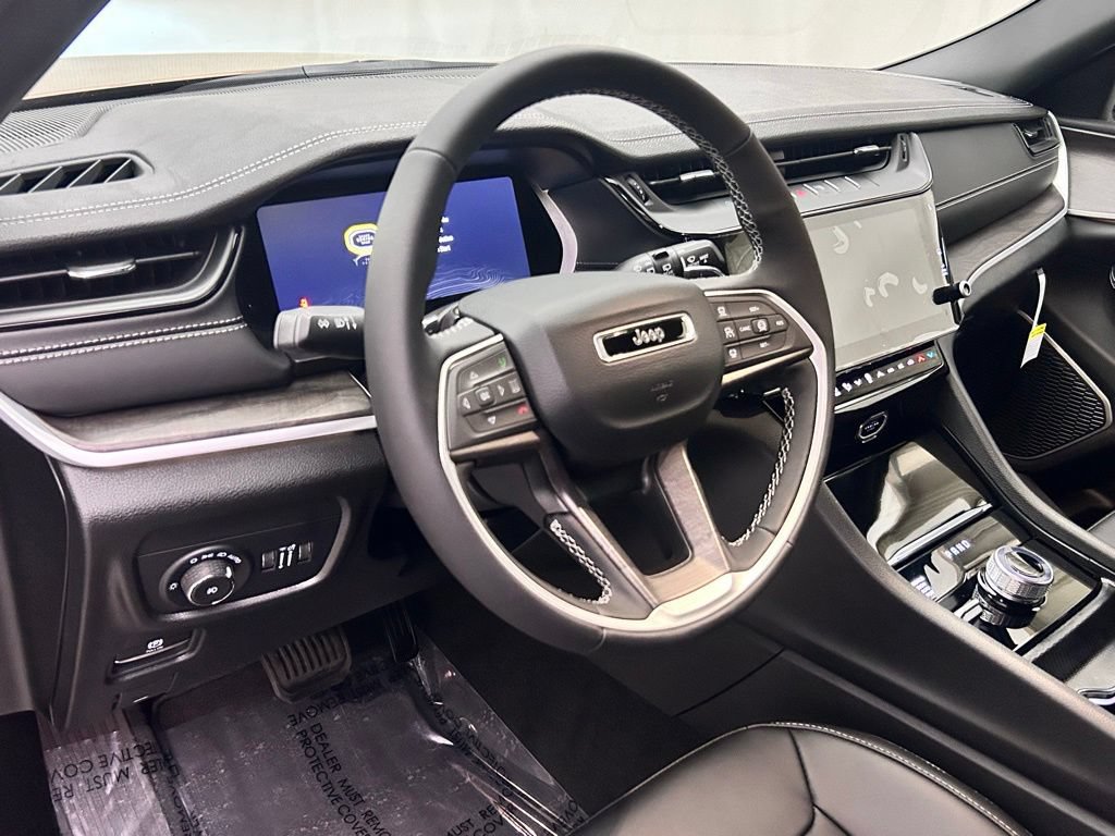 New 2026 Jeep Grand Cherokee Limited w/ Limited Altitude Package AWD/4WD image 10