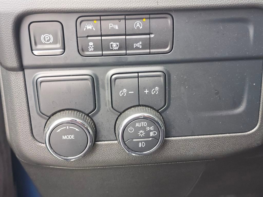 Used 2025 Chevrolet Tahoe Premier image 24