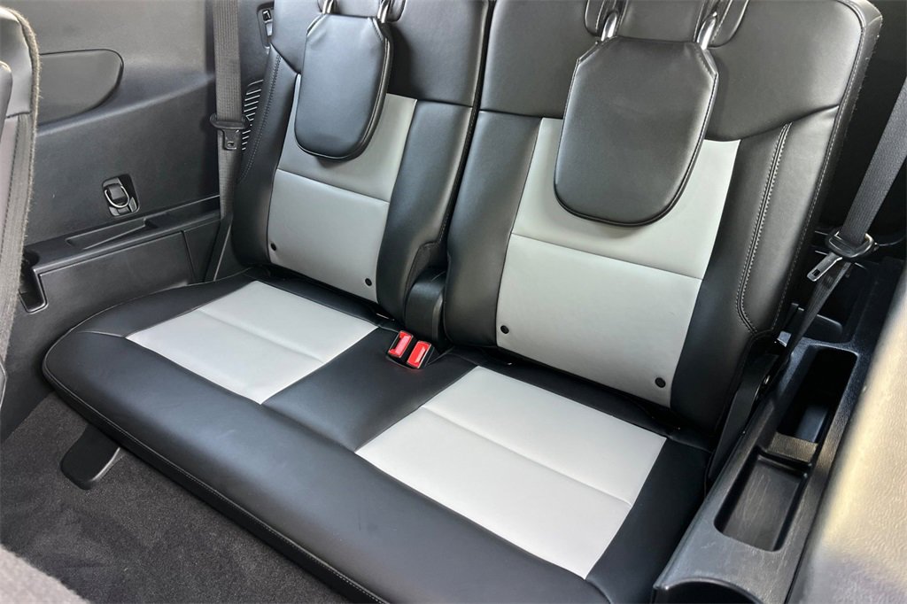 Used 2022 Ford Explorer XLT w/ Equipment Group 202A image 19