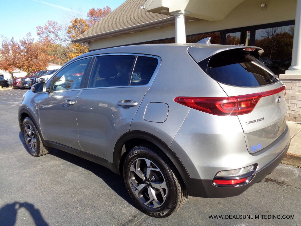 Used 2022 Kia Sportage LX image 4