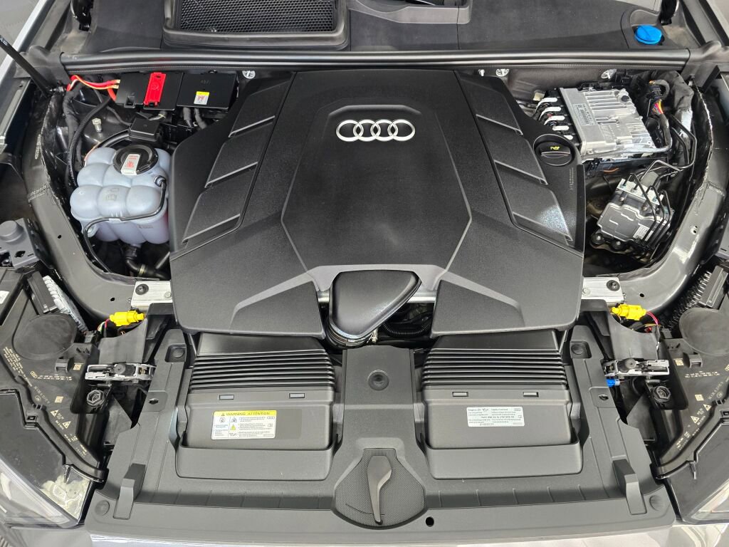 Used 2023 Audi Q7 3.0T Prestige image 9