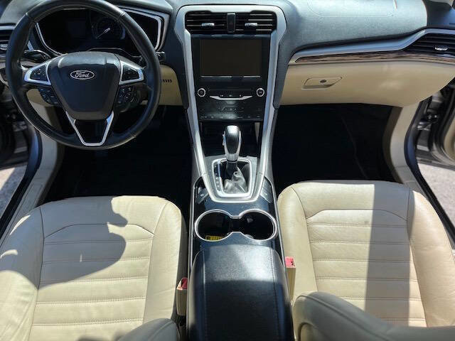 Used 2014 Ford Fusion SE w/ Equipment Group 202A FWD image 12