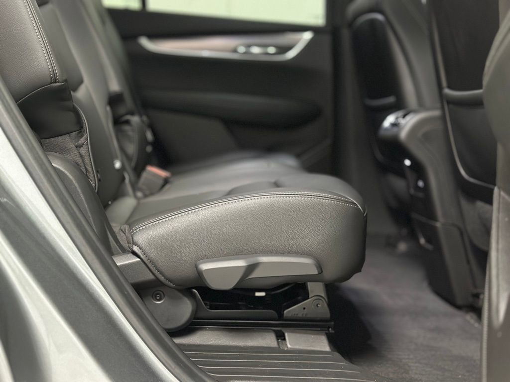 Used 2023 Cadillac XT6 Luxury image 21