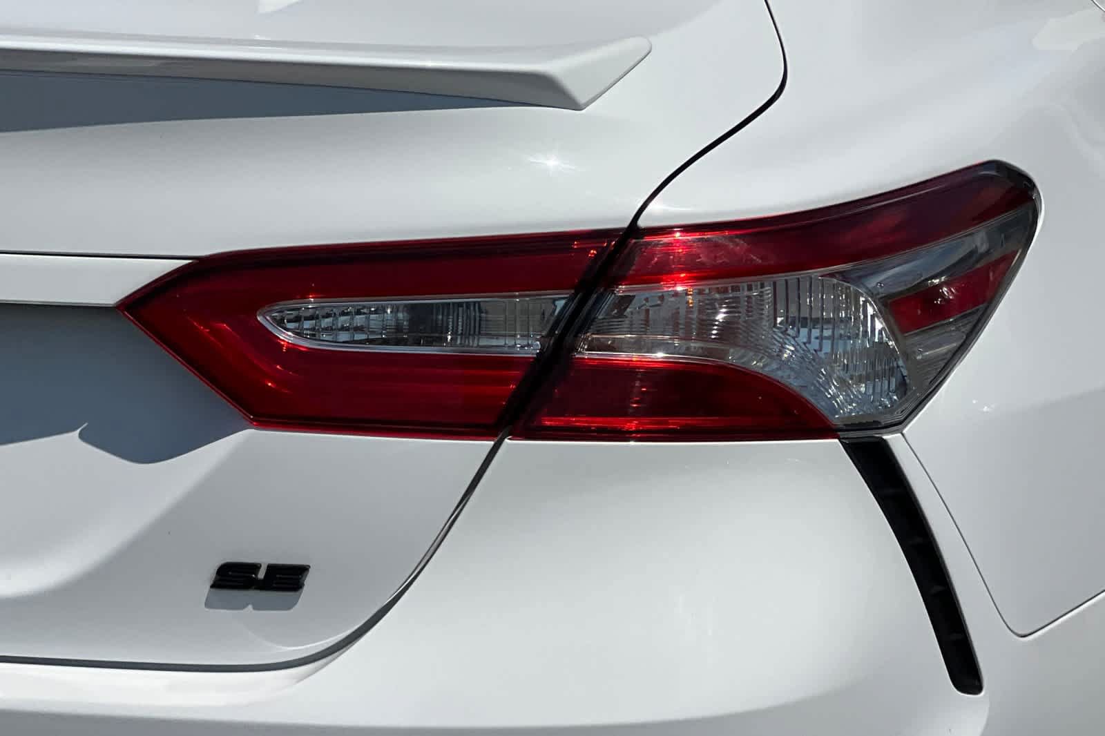 Used 2020 Toyota Camry SE w/ Carpet Mat Package FWD image 29