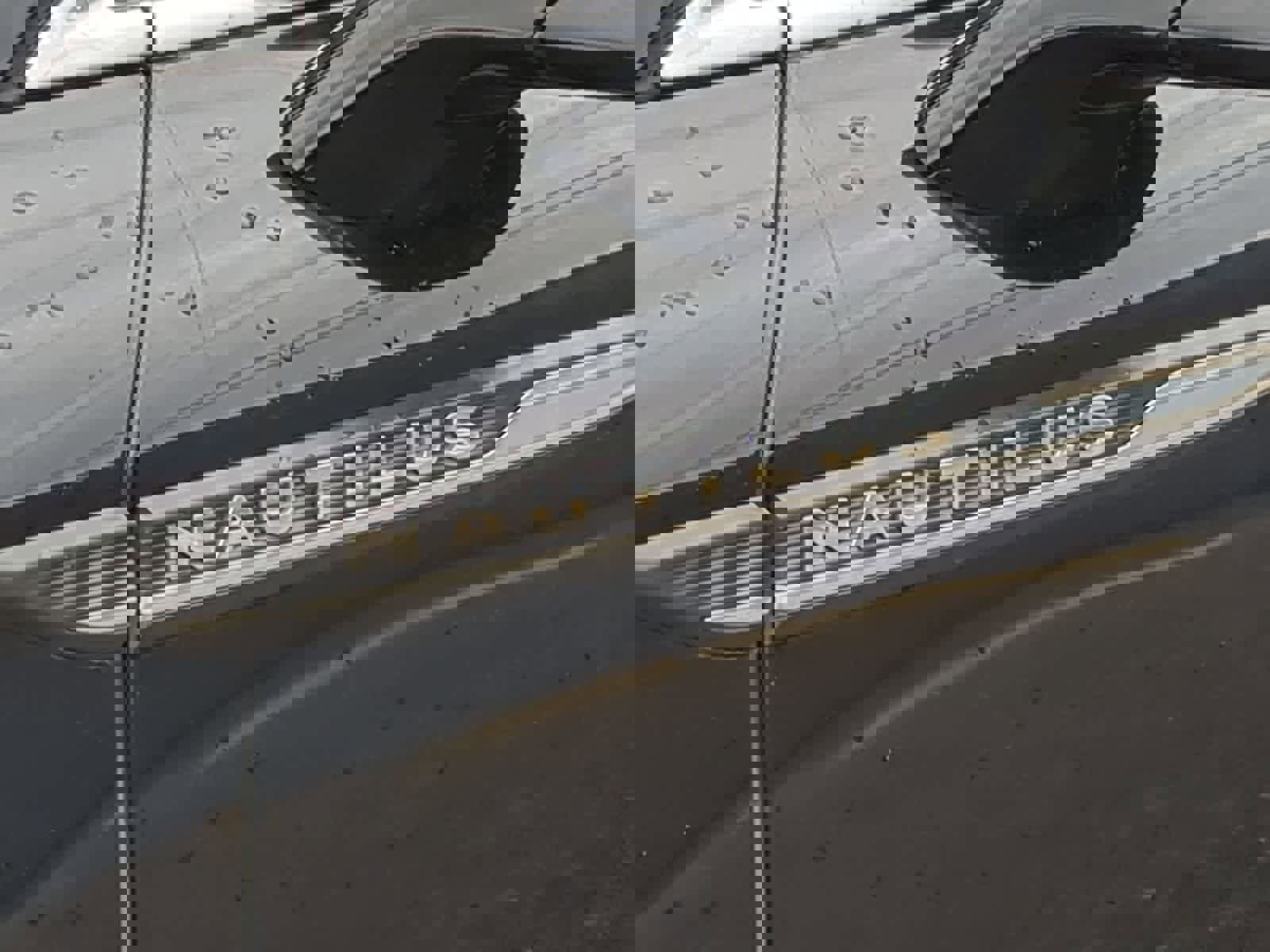 Used 2020 Lincoln Nautilus Reserve image 13