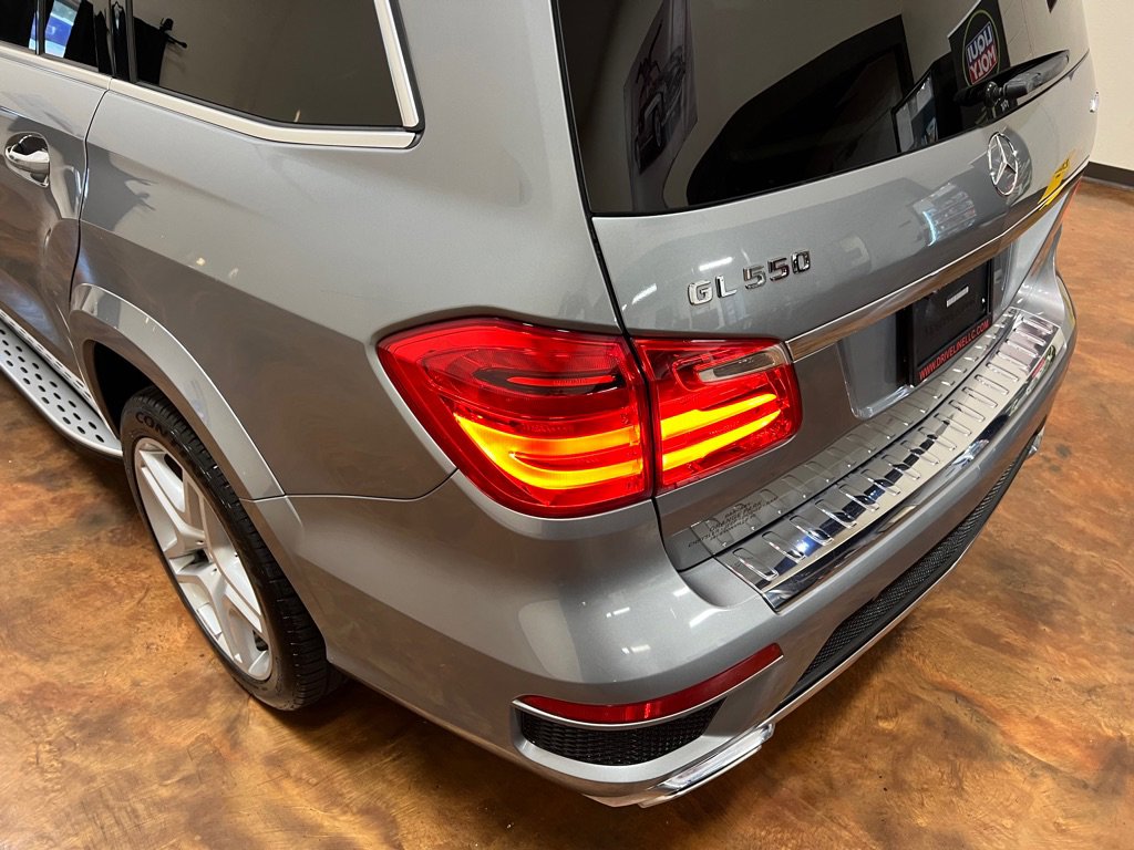 Used 2015 Mercedes-Benz GL 550 4MATIC image 46