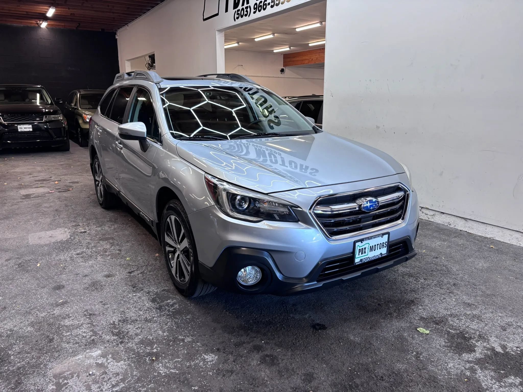 Used 2018 Subaru Outback 2.5i Limited AWD/4WD image 2