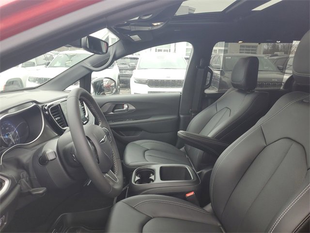 New 2026 Chrysler Pacifica Select image 17