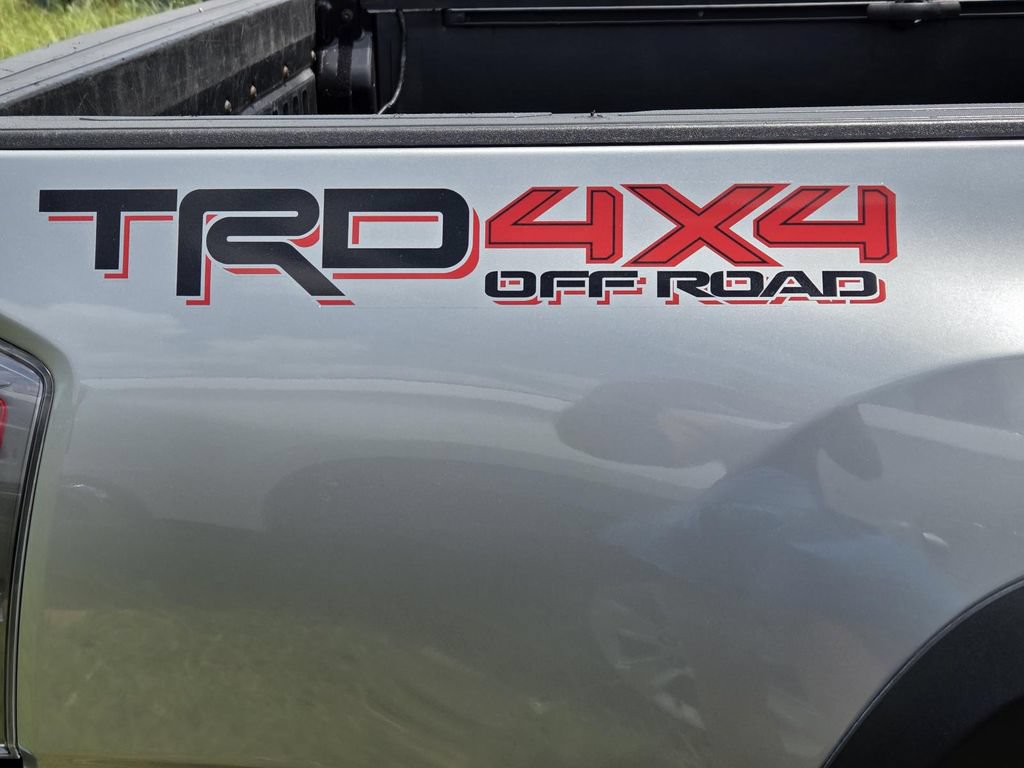 Used 2020 Toyota Tacoma TRD Off-Road AWD/4WD image 5
