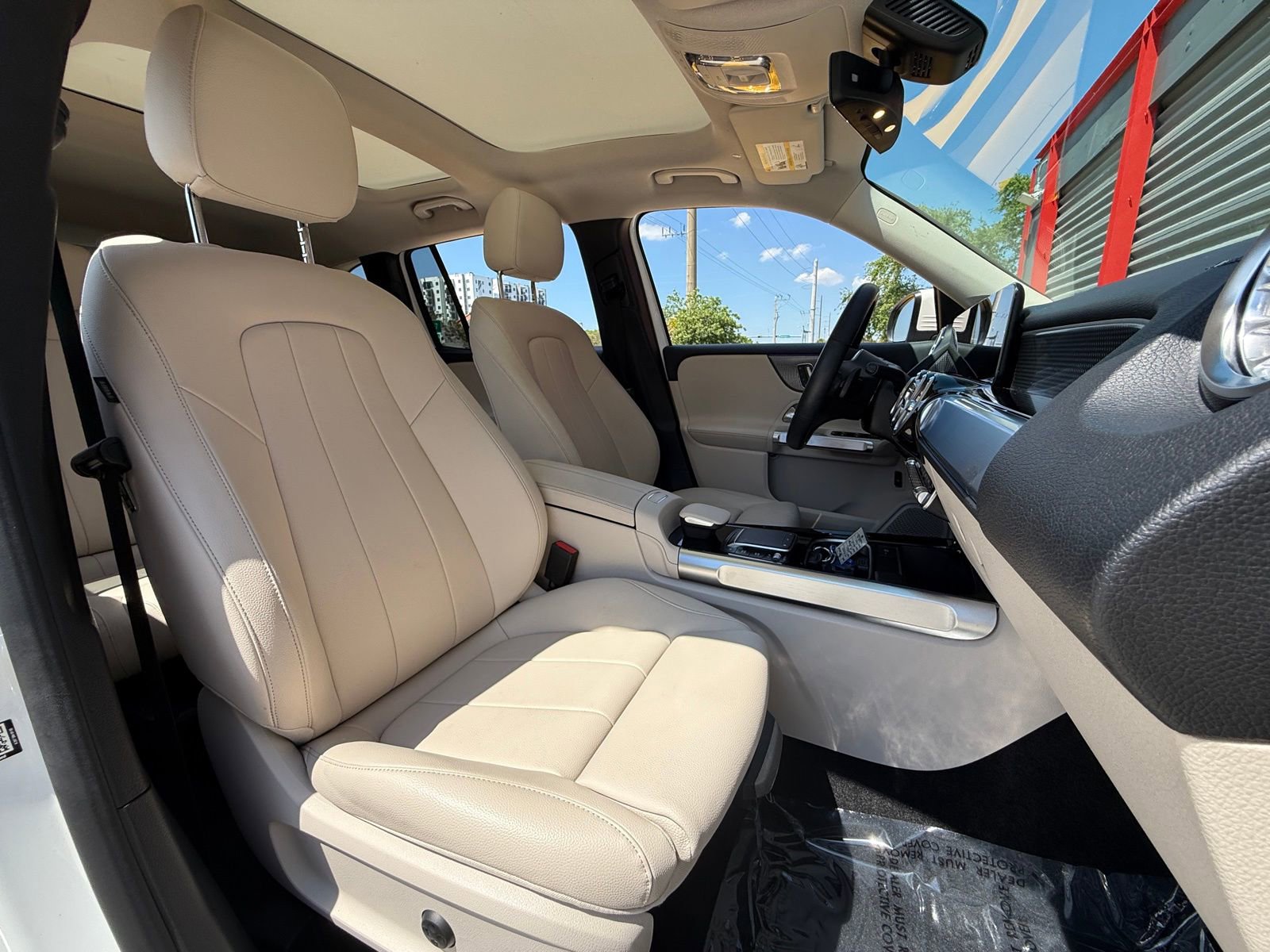 Used 2021 Mercedes-Benz GLB 250 w/ Premium Package image 15