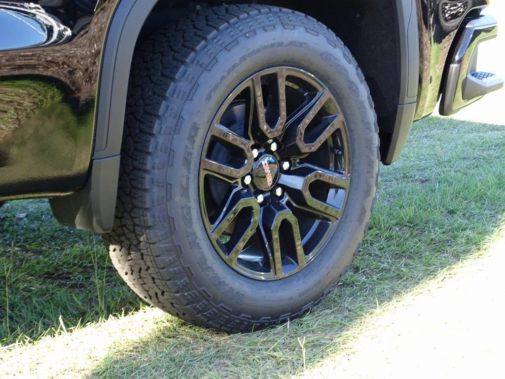 Used 2025 GMC Sierra 1500 Pro w/ Graphite Edition image 28