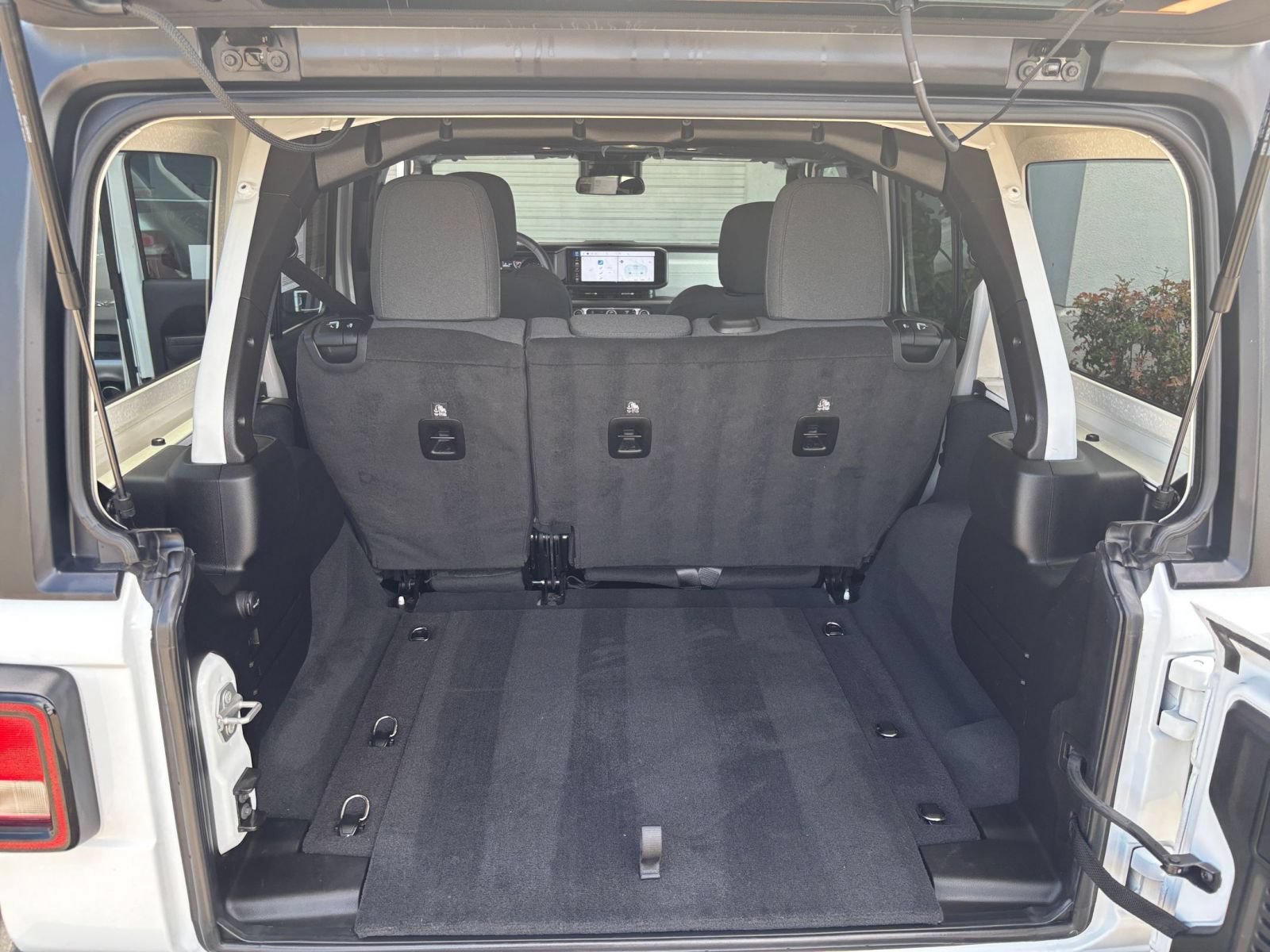 Used 2025 Jeep Wrangler Unlimited Sport AWD/4WD image 30