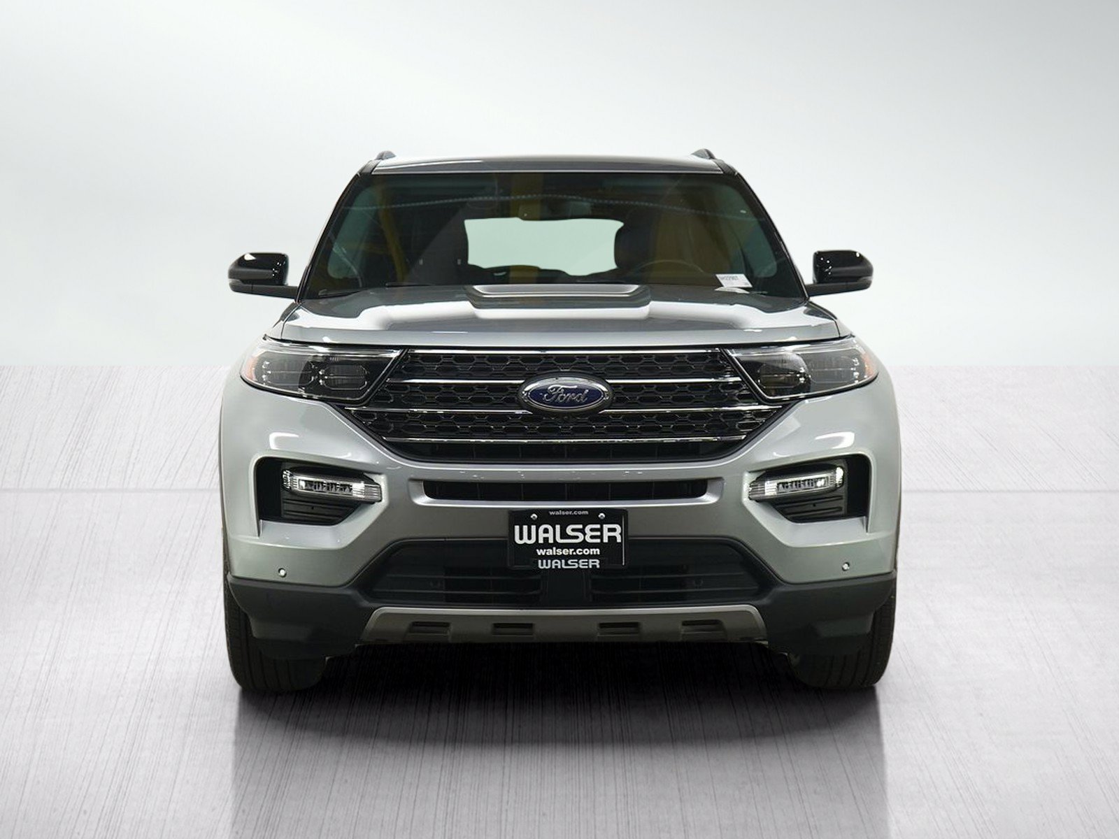 Used 2024 Ford Explorer XLT w/ Equipment Group 202A AWD/4WD image 8