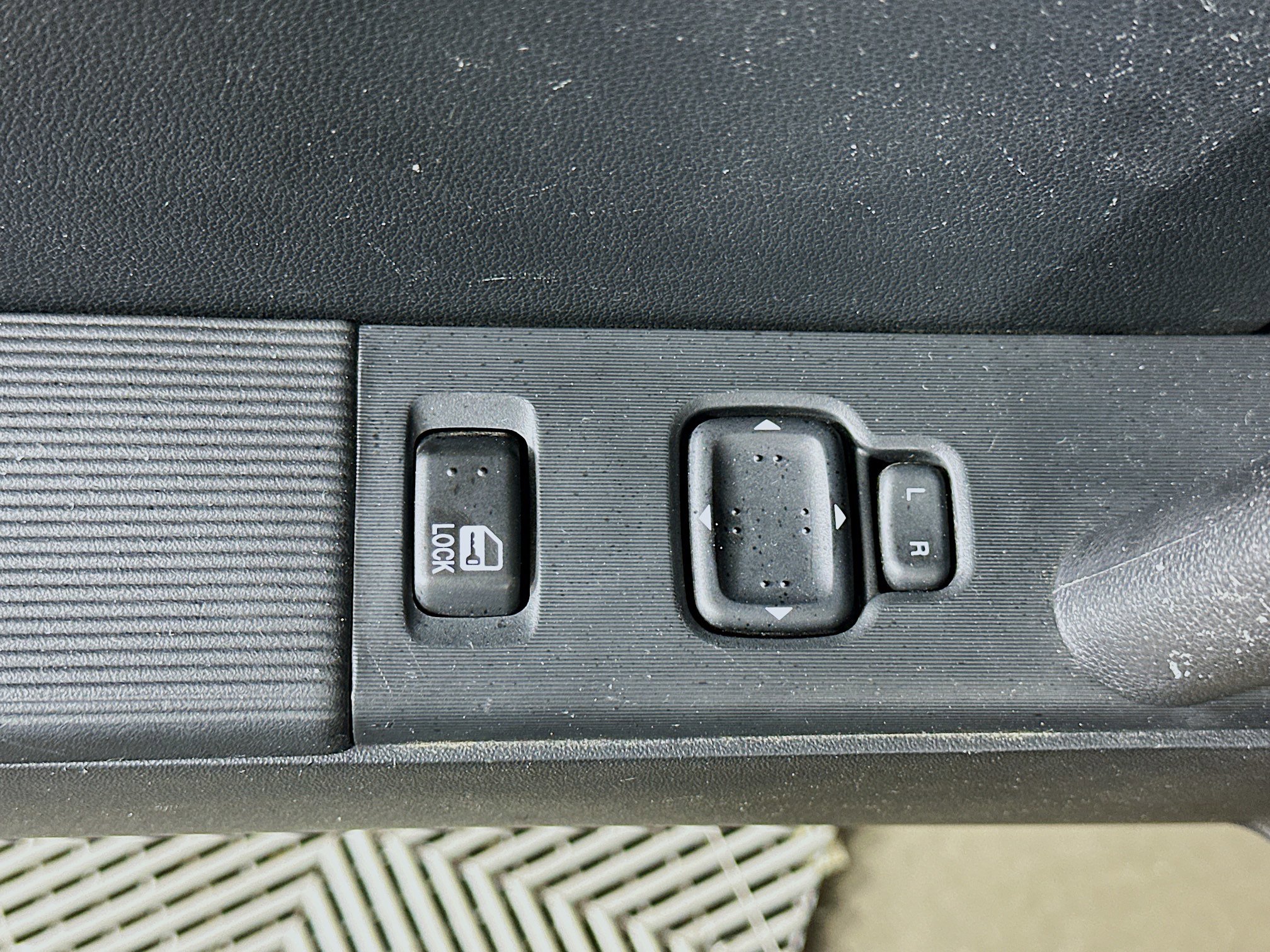 Used 2008 MAZDA MX-5 Miata Sport RWD image 15