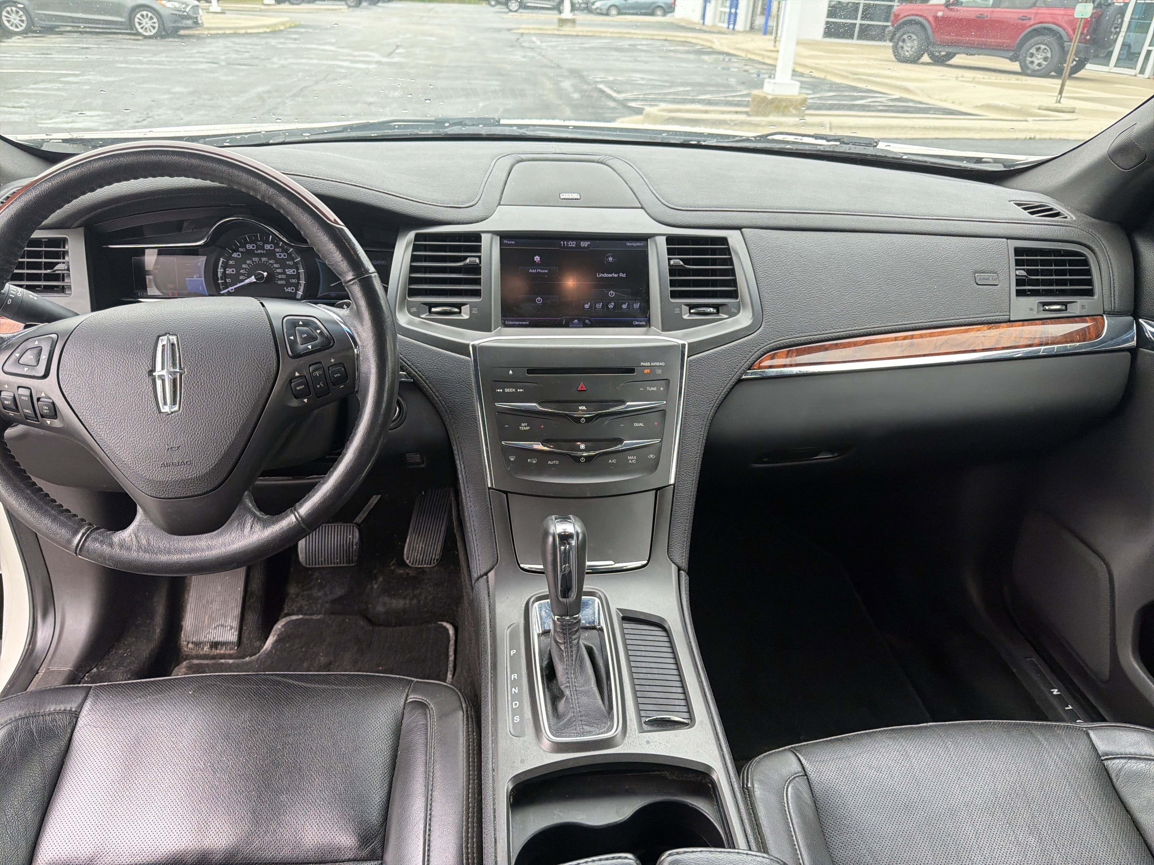 Used 2013 Lincoln MKS AWD image 15