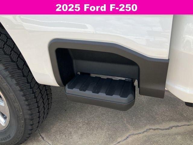 New 2025 Ford F250 Lariat w/ Lariat Ultimate Package image 11