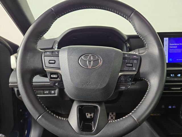 Used 2025 Toyota Camry SE image 21