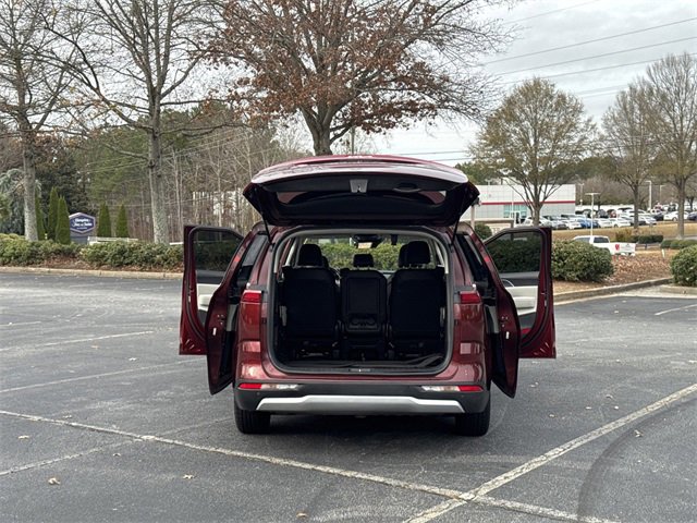 Used 2024 Kia Carnival LX image 11