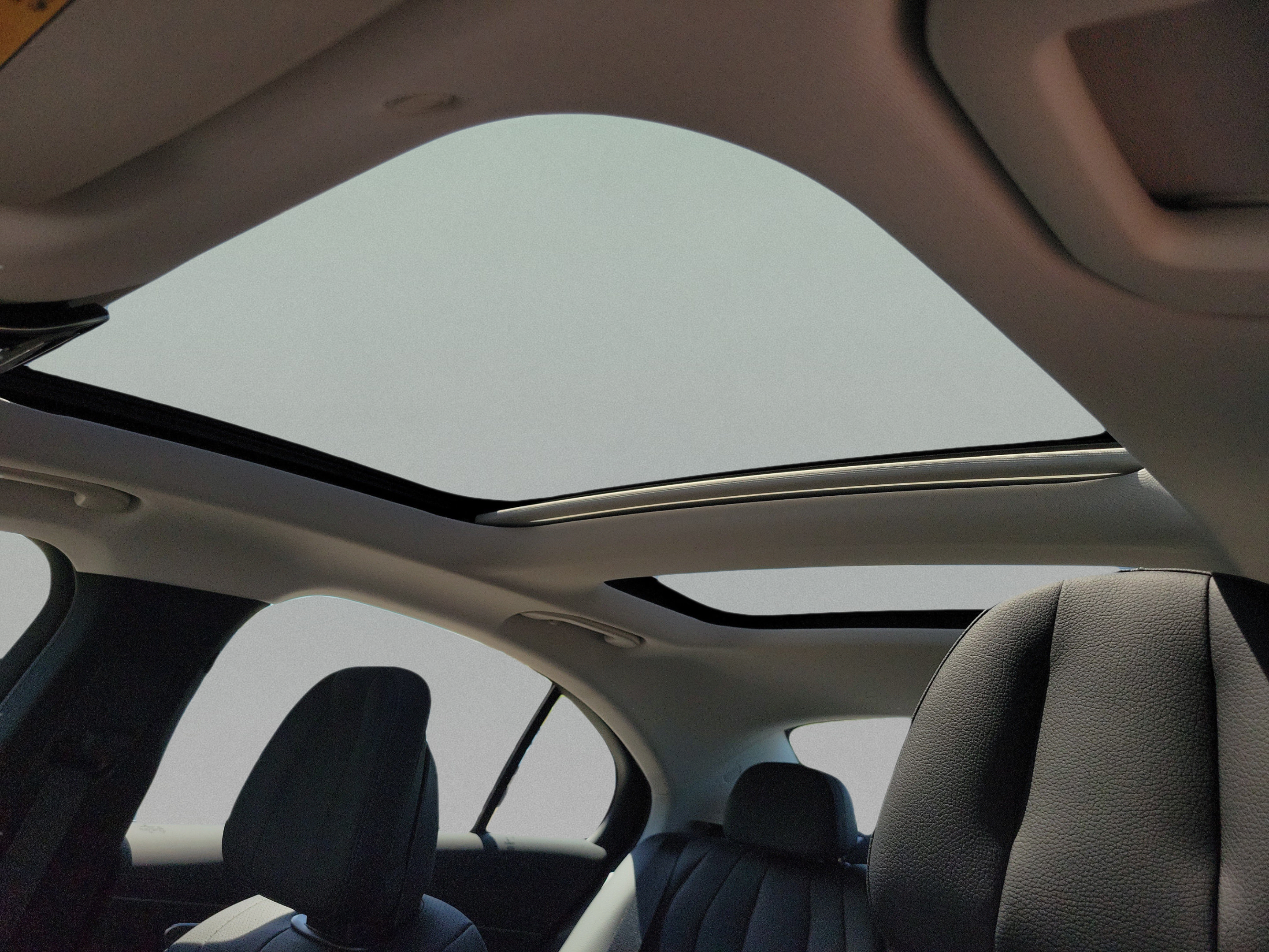 New 2026 Mercedes-Benz E 450 4MATIC Sedan image 28