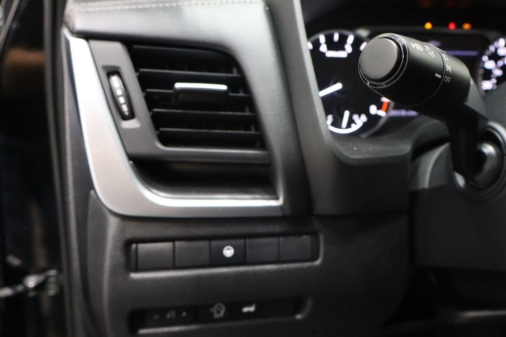 Used 2024 Nissan Rogue SV FWD image 18