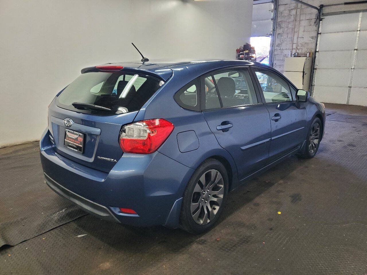 Used 2012 Subaru Impreza 2.0i Premium w/ All-Weather Pkg AWD/4WD image 7