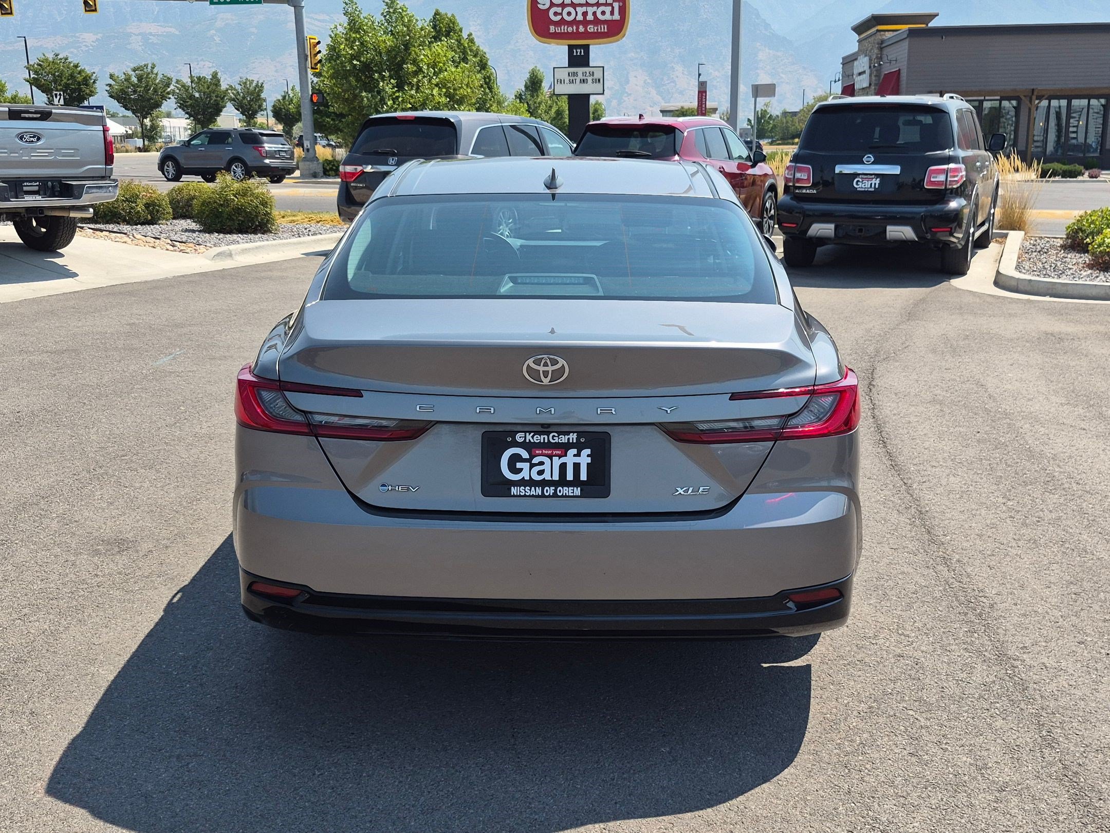 Used 2025 Toyota Camry XLE FWD image 7