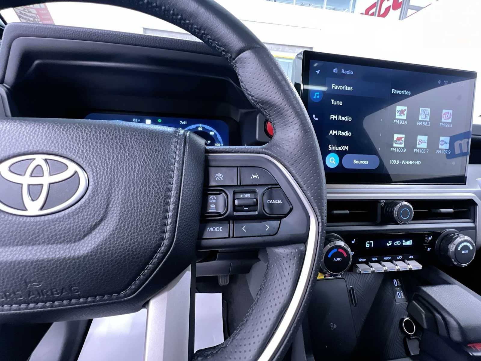 Used 2025 Toyota 4Runner TRD Off-Road Premium AWD/4WD image 21