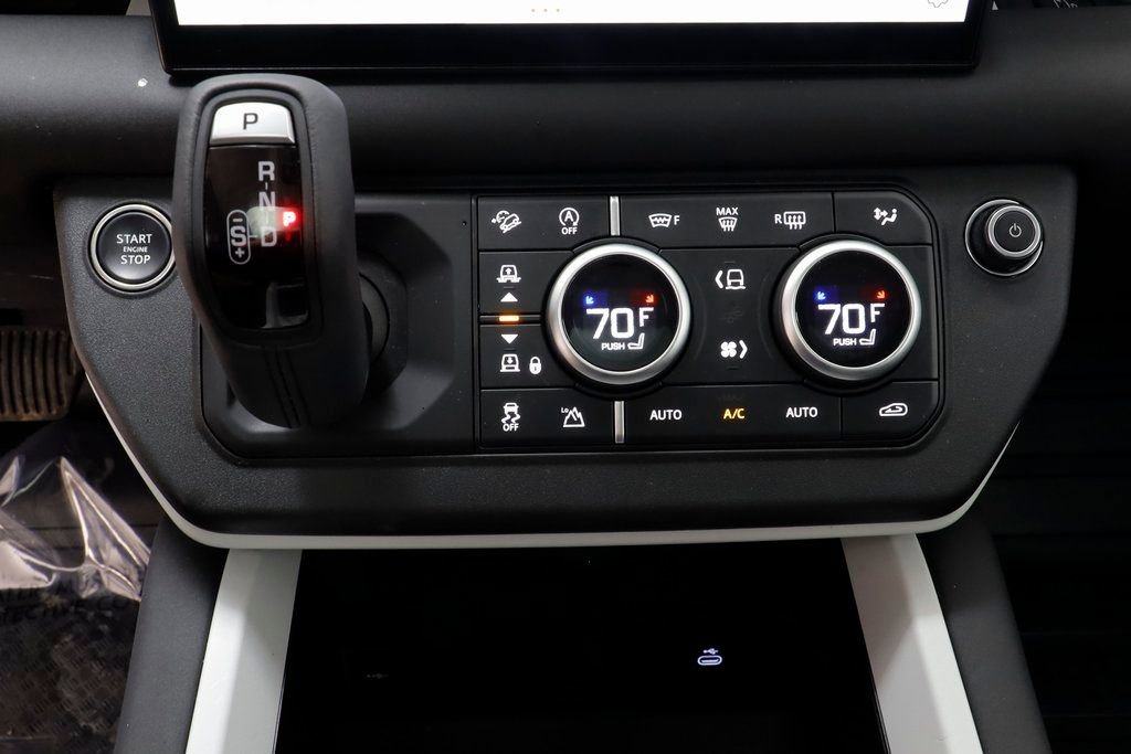 Used 2025 Land Rover Defender 110 S image 13
