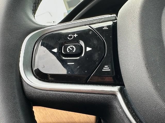 Used 2023 Volvo XC90 B6 Plus w/ Protection Package Premier AWD/4WD image 18