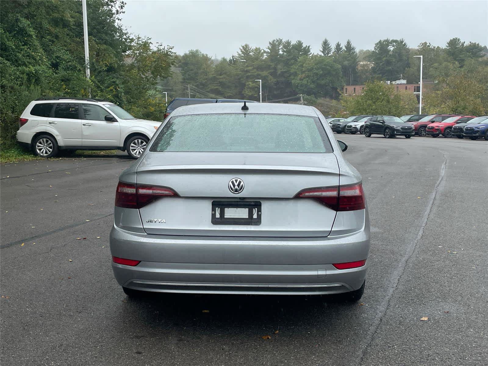 Used 2020 Volkswagen Jetta SE w/ SE Cold Weather Package FWD image 4