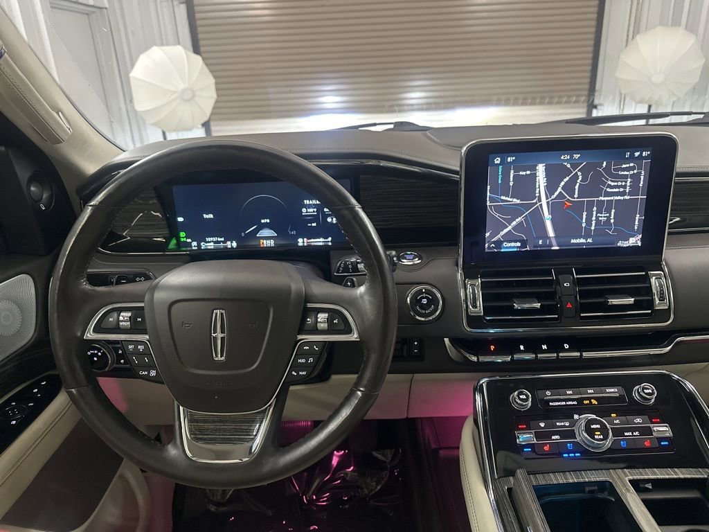 Used 2020 Lincoln Navigator Black Label w/ Cargo Convenience Package image 25