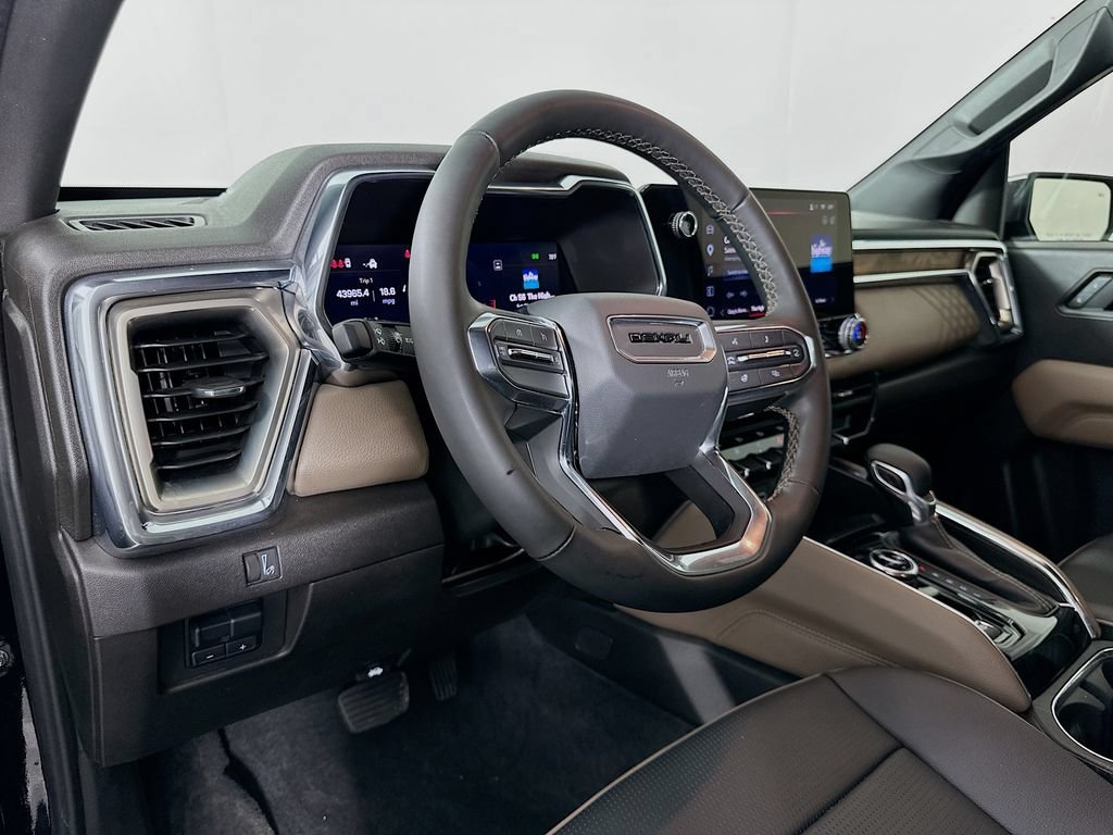 Used 2025 GMC Canyon Denali AWD/4WD image 12