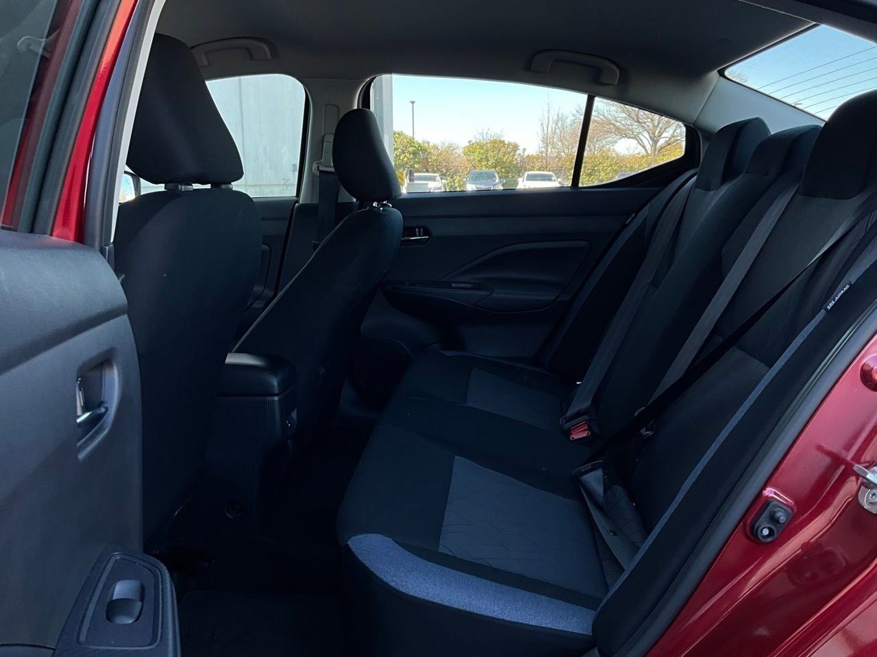 Used 2025 Nissan Versa SV image 9