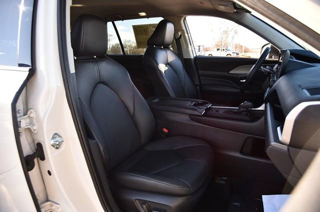 Used 2024 Toyota Grand Highlander XLE image 22