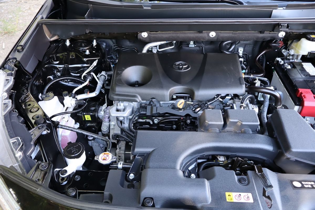 Used 2025 Toyota RAV4 LE AWD/4WD image 37