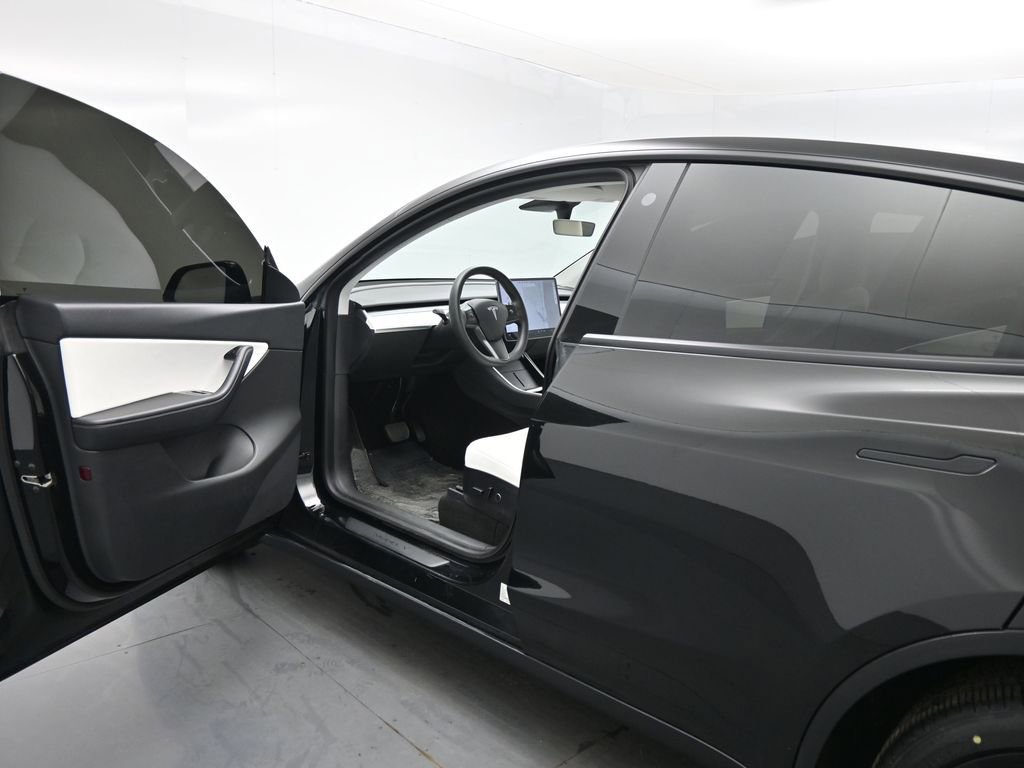 Used 2021 Tesla Model Y Long Range AWD/4WD image 7