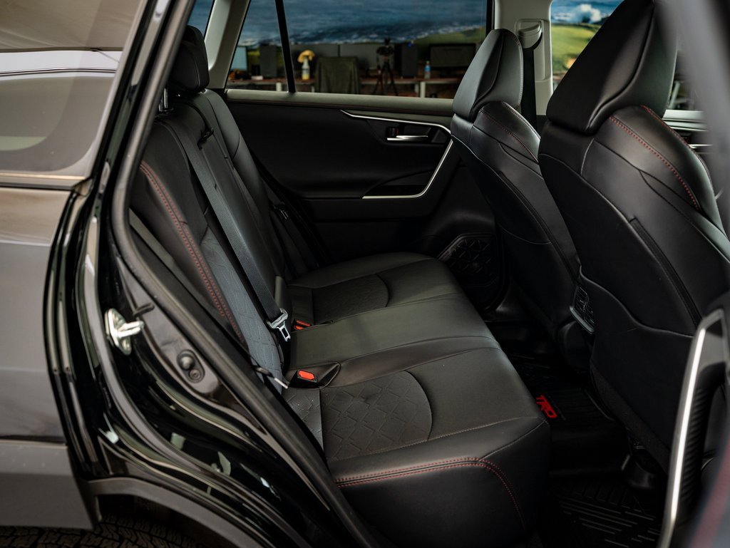 Used 2020 Toyota RAV4 AWD image 40