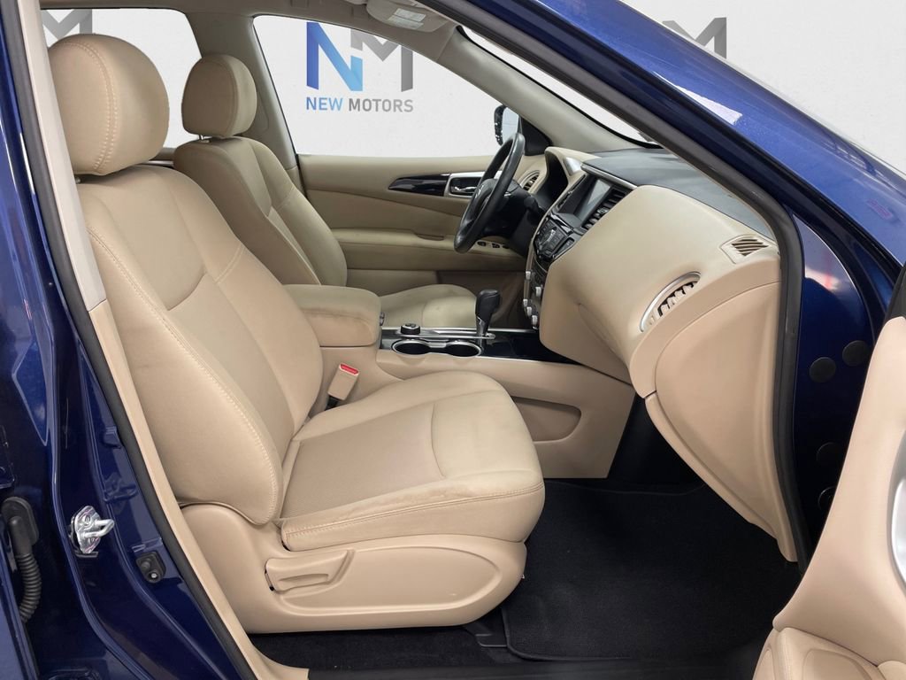 Used 2017 Nissan Pathfinder SV AWD/4WD image 13