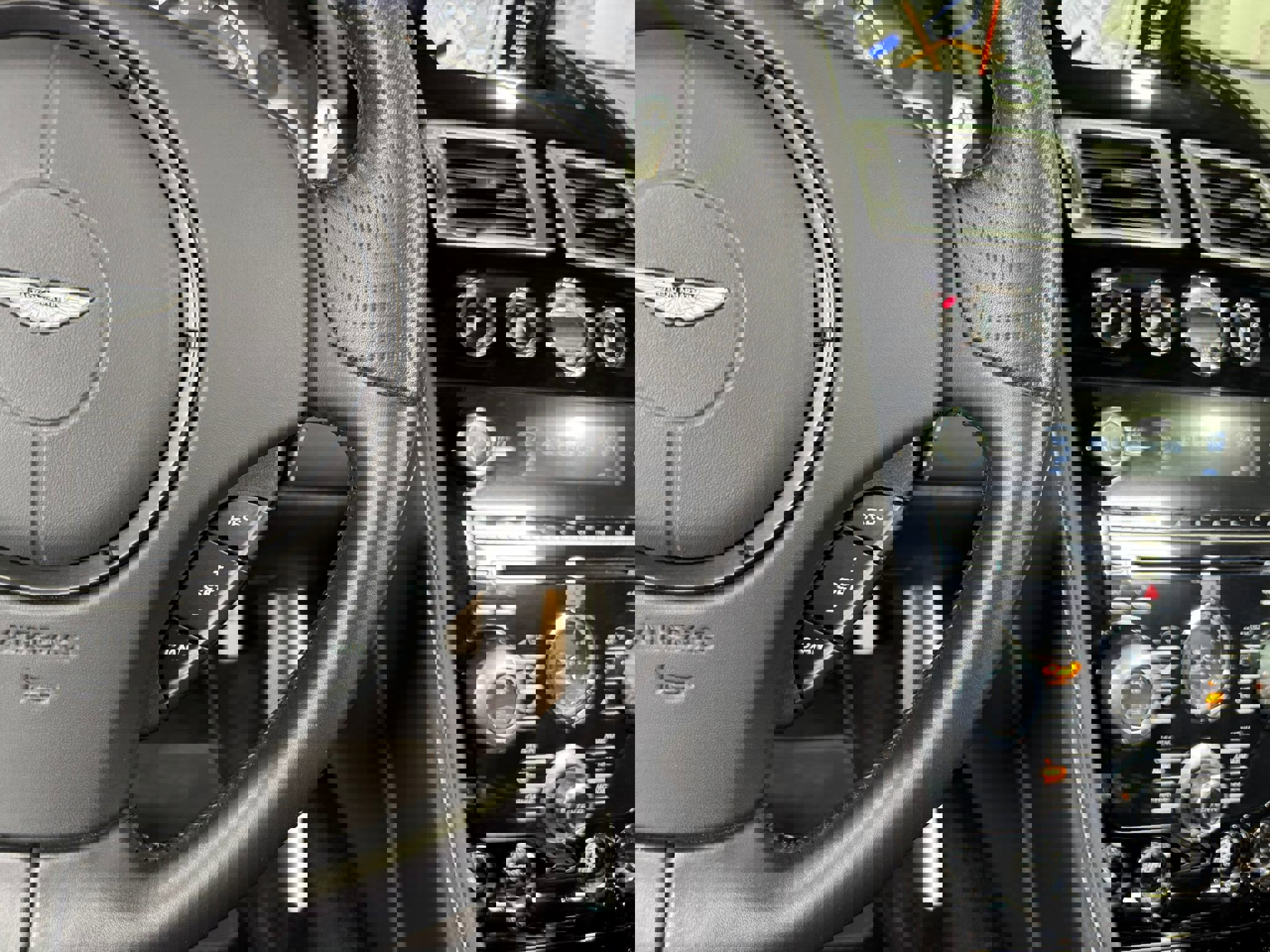 Used 2012 Aston Martin DBS Volante image 26