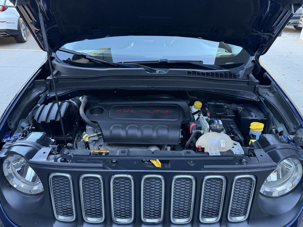 Used 2017 Jeep Renegade Latitude w/ Cold Weather Group AWD/4WD image 30