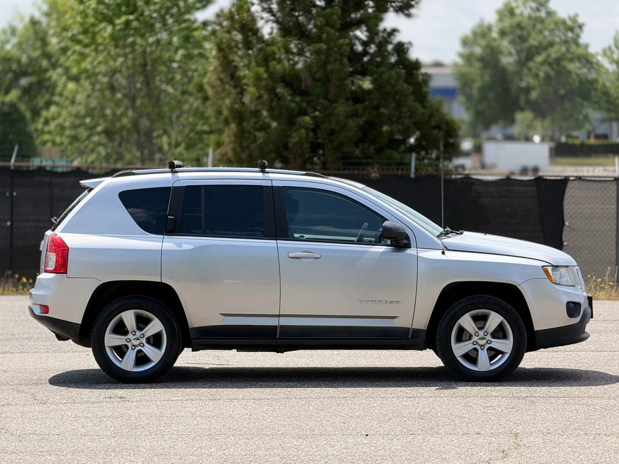 Used 2011 Jeep Compass Latitude w/ Sun/Sound Group AWD/4WD image 7